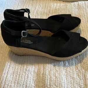 Toms blank sandal heels. With strap. Size 71/2.